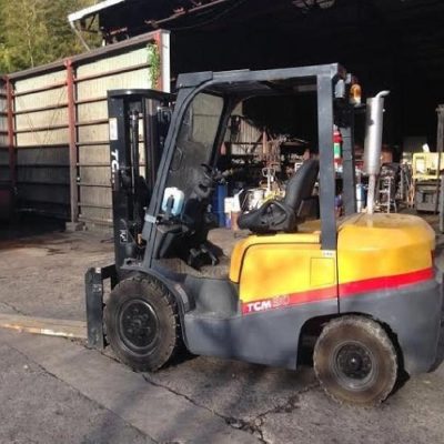 xe nâng dầu cũ TCM