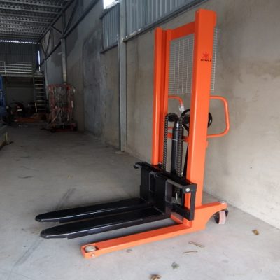 xe nâng tay cao 2000kg lên cao 1600mm